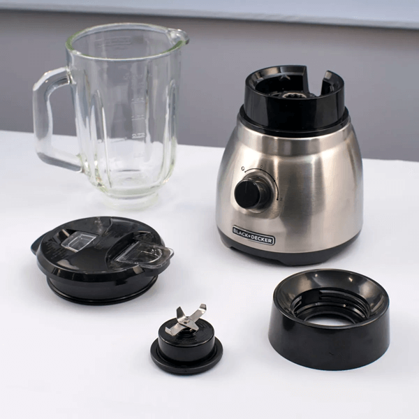 Licuadora B+D con vaso de 1.5 L y cuchillas QuadPro