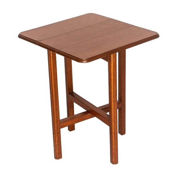 Mesa de madera de la marca Utepil, resistente y funcional. Diseño práctico que combina con diferentes estilos de hogar, ideal para sala o comedor.